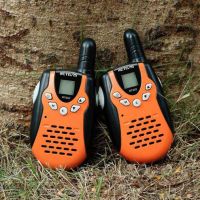 Retevis RT602 Talkie Walkie Rechargeable, Jouet Enfant avec Base de  Chargement et Li ION Batterie, Lampe Poche, Cadeau pour Camping, Aventure,  Jeux de Jardin(1 Paire, Orange) : : Jeux et Jouets