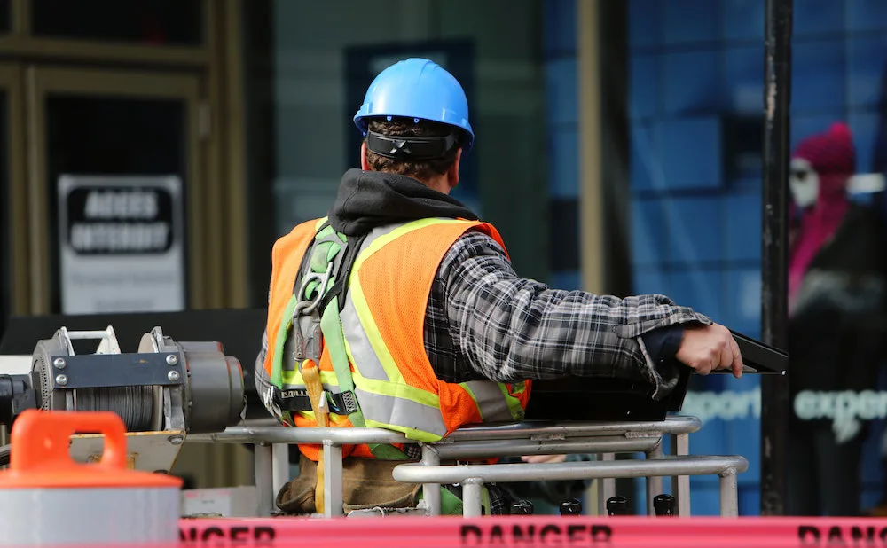 What kind of radio should I get for my construction business? doloremque