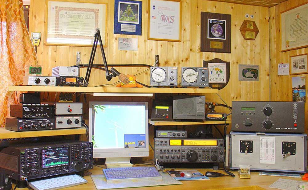 How GMRS Repeaters Support Community Emergency Preparedness