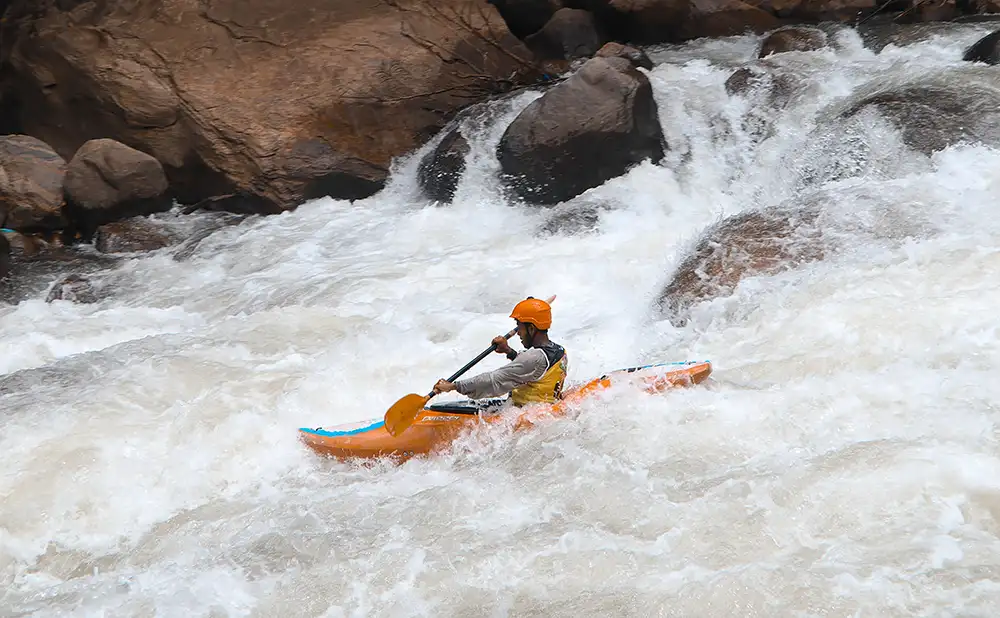Whitewater kayaking-How to Navigate River Rapids